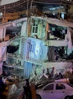 ویدیو / واکنش مادر به نجات فرزندش پس از ۵۶ ساعت از زیر آوار در ترکیه ویدیو / واکنش مادر به نجات فرزندش پس از ۵۶ ساعت از زیر آوار در ترکیه