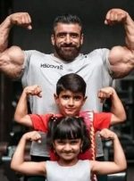 هادی چوپان و خانواده اش دسته جمعی خودی نشان دادند