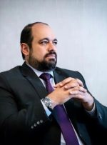 روسای بانکی عراق چندی پیش احضار شدند و طرف آمریکایی گفت باید ماجرای دور زدن تحریم‌ها توسط تجار نیمه دولتی ایران جمع شود/محدودیت‌های مالی ایران در عراق چند ماه است در حال وقوع است/در بسیاری از صنایع به دلیل اینکه باید تخفیف جدی به عراقی‌ها بدهیم تاجر ایرانی در حال ضرر جدی ست/FATF اگر پذیرفته شود ماجرا حل است /ما از اهمیت FATF می‌گوییم، می‌گویند این تصورات غلط است