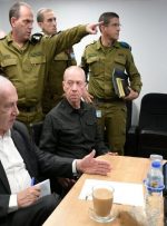 فایننشال تایمز: احتمالا اسرائیل با حمله هوایی به نیرو‌های نزدیک به ایران در سوریه یا یک کشتی ایرانی در دریای سرخ پاسخ خواهد داد/نخست وزیر سابق اسرائیل: نتانیاهو از جانب اعضای دست راستی کابینه اش برای پاسخ «بسیار سخت» به ایران تحت فشار است/ یک مقام آمریکایی: ایالات متحده انتظار دارد که پاسخ اسرائیل محدود باشد/سی ان بی سی: کابینه جنگی اسرائیل بین گزینه خویشتنداری و انتقام علیه ایران قفل شده