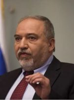 لیبرمن: ورود هرگونه کمک، سوخت و آب به غزه باید متوقف شود